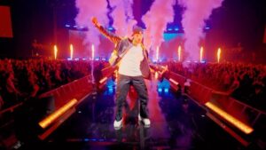M. Pokora Instagram - Merci à toutes celles et ceux qui sont venu(e)s célébrer 20 ans avec nous sur cette première de la tournée dans la plus grande salle d’Europe… Merci d’être toujours plus nombreux 20 ans après, cette histoire est merveilleuse. Je vous avais promis le show de ma vie, le voilà. Hâte de vous voir sur la tournée. 🙏🏼🫶🏼 Merci à celles et ceux qui partagent la scène avec moi : @boom2music @hailedasta @mika_joseph @mathieuedward3 @armizy @sethanietaing @alissa_edn @rochka_noel @nastialoff @kutyoff @alana.rixon @rubix_criminalz @kefton_enfant.prodige @audjyan @leonabarcou @jacky_desauguste @mvvxx @johnnyvongratsavai Merci @vitaa et @dadju d’avoir partagé ce moment avec moi sur scène. Merci à mon binôme @hakimghorab avec qui je monte tous mes shows depuis ma première tournée . Ça bouge pas. (Merci @marycebrian du Player Tour à la tournée des 20 ans…) Merci @romain_pissenem de nous avoir épaulé sur ce show. Et @gallouxn pour tes lights de fou. Merci @armizy pour les chorégraphies depuis tant d’années on se sait. (S/o @jerkyjessy pour « déjà volé) Merci @boom2music à la direction musicale. Tu sais, je sais. On est ensemble. Merci ma @axla.__ @sergeynovikov_paris pour les tenues. Merci à mes équipes technique (plateau, son, lumières, décors, vidéo, habilleuses, catering, chauffeurs etc…) et l’équipe de production @arachneeproductions . Tellement bon de tous vous retrouver… Et enfin merci à mon management @thierry.said et @kikslaser mes piliers de tous les jours dans cette aventure. Paris La Défense Arena