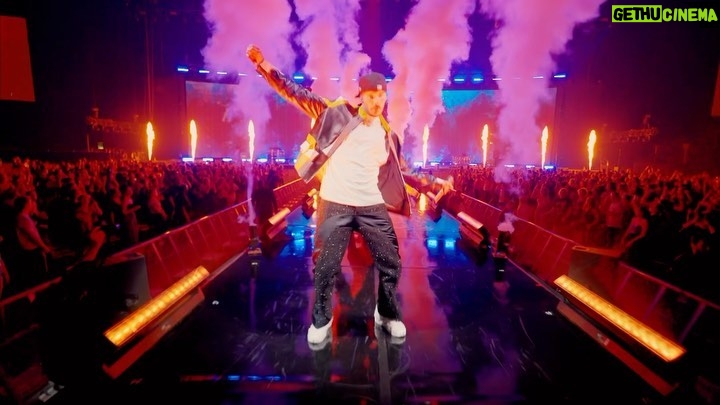 M. Pokora - 70.8K Likes - Merci à toutes celles et ceux qui sont venu(e)s célébrer 20 ans avec nous sur cette première de la tournée dans la plus grande salle d’Europe… Merci d’être toujours plus nombreux 20 ans après, cette histoire est merveilleuse. Je vous avais promis le show de ma vie, le voilà. Hâte de vous voir sur la tournée. 🙏🏼🫶🏼
Merci à celles et ceux qui partagent la scène avec moi : @boom2music @hailedasta @mika_joseph @mathieuedward3 @armizy @sethanietaing @alissa_edn @rochka_noel @nastialoff @kutyoff @alana.rixon @rubix_criminalz @kefton_enfant.prodige @audjyan @leonabarcou @jacky_desauguste @mvvxx @johnnyvongratsavai
Merci @vitaa et @dadju d’avoir partagé ce moment avec moi sur scène.
Merci à mon binôme @hakimghorab avec qui je monte tous mes shows depuis ma première tournée . Ça bouge pas. (Merci @marycebrian du Player Tour à la tournée des 20 ans…)
Merci @romain_pissenem de nous avoir épaulé sur ce show. Et @gallouxn pour tes lights de fou.
Merci @armizy pour les chorégraphies depuis tant d’années on se sait. (S/o @jerkyjessy pour « déjà volé)
Merci @boom2music à la direction musicale. Tu sais, je sais. On est ensemble.
Merci ma @axla.__ @sergeynovikov_paris pour les tenues.
Merci à mes équipes technique (plateau, son, lumières, décors, vidéo, habilleuses, catering, chauffeurs etc…) et l’équipe de production @arachneeproductions .
Tellement bon de tous vous retrouver…
Et enfin merci à mon management @thierry.said et @kikslaser mes piliers de tous les jours dans cette aventure.