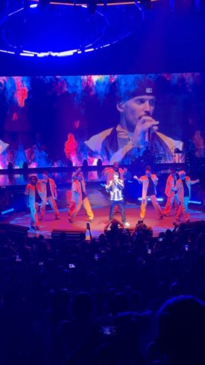 M. Pokora Instagram - MP version casquette à l’envers pour la tournée des 20 ans j’étais obligé… CLASSIC! #ellemecontrôle #epicentretour