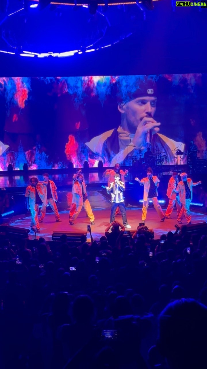 M. Pokora - 38.6K Likes - MP version casquette à l’envers pour la tournée des 20 ans j’étais obligé… CLASSIC! #ellemecontrôle #epicentretour