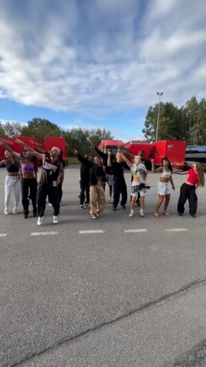 M. Pokora Instagram - Quand on nous dit que la tournée reprend demain!!! 🤩
We missed you! 🫶🏼
Lesssssssgooooooooo #EpicentreTour