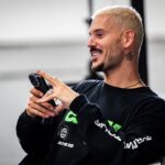 M. Pokora Instagram – Dimanche au bureau 🕺🏼 J-5 #EpicentreTour ⏳