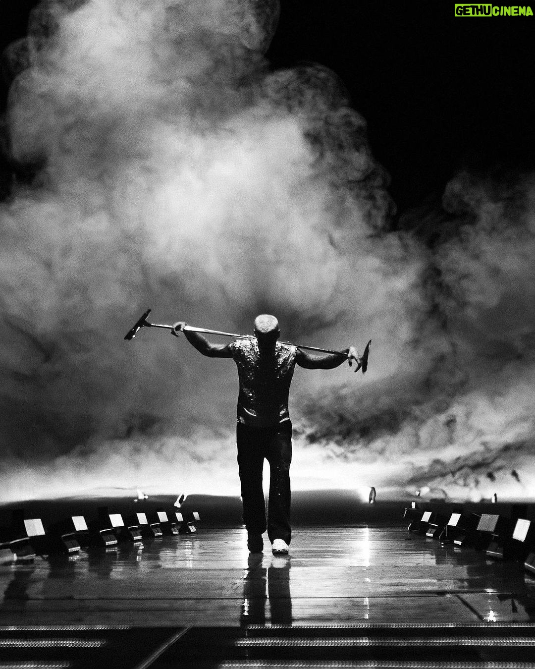M. Pokora Instagram - Epicentre Tour de retour dans 1 semaine! ⏳#EpicentreTour #LaTournéeDes20ans