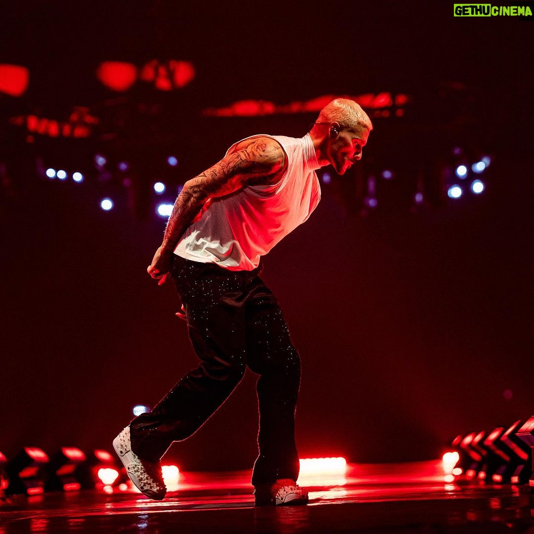 M. Pokora Instagram - 3 semaines avant la reprise de la tournée…😬⏳ #EpicentreTour