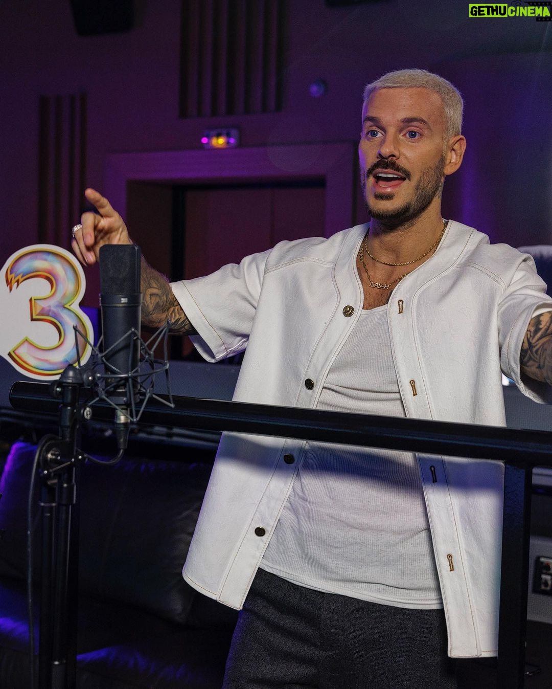 M. Pokora Instagram - On a remis ça avec Branch! Les Trolls 3 débarque le 18 octobre au cinéma! 🕺🏼🔥