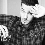 M. Pokora Instagram - Depuis quelques jours ça fait exactement 20 ans que tout a commencé… De l’ado au père de famille. Un petit dump qui ne nous rajeunira pas… À toutes celles et ceux qui ont croisé ma route, qui font parti de ce chemin de près ou de loin, aux 20 années passées sous votre regard bienveillant… et aux 20 prochaines!! 🥂🫶🏼 MERCI Ps: j’ai commencé y avait pas la HD, la TV était en 4:3, on vendait des CD, des cassettes, y avait pas de caméras sur les téléphones, le iphone n’existait pas, youtube n’existait pas… je m’arrête là 🤣✌🏼