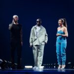 M. Pokora Instagram - « Si on disait … À vous ! 🫵🏼🗣️ » Grand moment ✨ - Le 10 juin 2023 soir de lancement de ma tournée, presque 3 ans après la sortie de ce HIT c’était la première fois qu’on se retrouvait ensemble sur scène avec @dadju pour le chanter. Rejoints par la sista @vitaa qui a écrit et composé ce morceau avec l’ami @renaudre . 🤝 Paris La Défense Arena