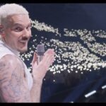 M. Pokora Instagram - Souffler 15.000 bougies pour fêter 20 ans de carrière à Bercy @accor_arena ✅ Merci à toutes celles et ceux qui sont venus célébrer avec nous hier soir. 🙏🏼❤️ #EpicentreTour