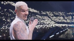 M. Pokora Instagram - Souffler 15.000 bougies pour fêter 20 ans de carrière à Bercy @accor_arena ✅
Merci à toutes celles et ceux qui sont venus célébrer avec nous hier soir. 🙏🏼❤️ #EpicentreTour