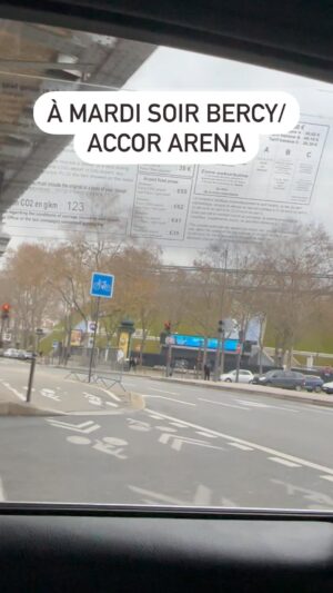 M. Pokora Instagram - VÉRIDIQUE. Il y a 20 ans j’arrivais à Paris et j’habitais pas très loin de @accor_arena … Chaque fois que je passais devant « BERCY » en taxi ou à pieds je regardais le bâtiment jusqu’à ce qu’il sorte de mon champs de vision sans le quitter du regard et je me disais « un jour je t’aurai » . Me voilà 20 ans plus tard dans un taxi et je m’apprête à remplir pour la 11ème fois cette salle mythique. Ne laissez jamais personne vous dire que c’est impossible . Merci la vie 🙏🏼