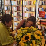 Márcia Fernandes Instagram - Eeeeeii tchurmaaaaaa!!! A @karlacimed é uma grande amiga e eu não poderia deixar de prestigiar o lançamento do seu livro!! Já é sucesso!! Amei te ver e saiba que eu sinto muito amor por sua pessoa e seus filhos!! ❤️❤️❤️❤️ Beijosss tchurmaaa!! Shopping Iguatemi