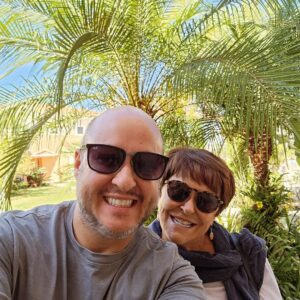 Márcia Fernandes Instagram - Luz da minha vida!! Meu aquariano!! Meu primogênito!! Desejo toda felicidade e maior amor do mundo!! A mãe te ama incondicionalmente!! Aproveite seu dia e que seja um ciclo de muita prosperidade, saúde e amor!! Te amo filho!! 
 @fabiogola ❤️❤️❤️🎂🎂🎂😘😘😘