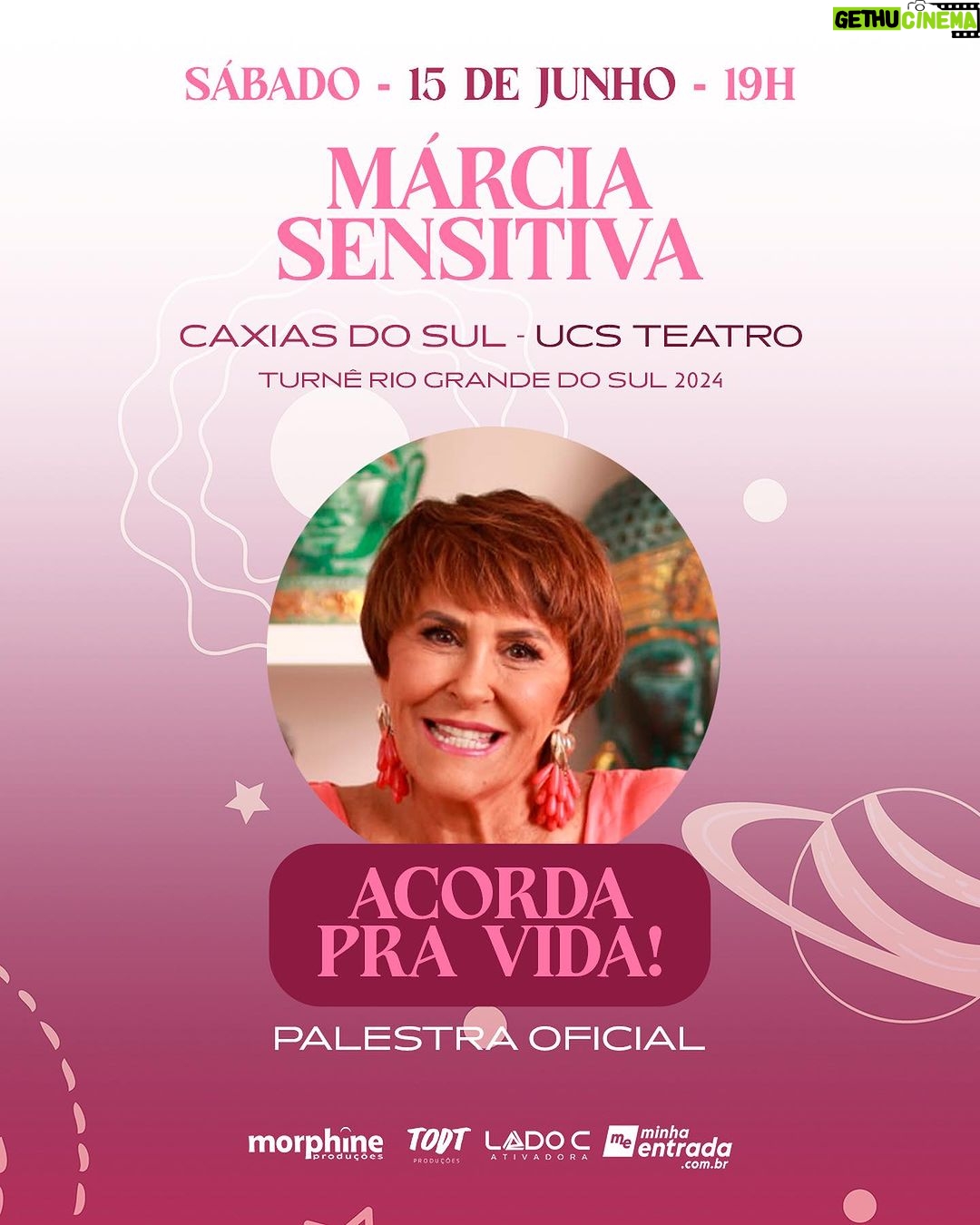 Márcia Fernandes Instagram - “PARA DE SER DOIDA!”,“VOA CARA, VOA!” 🗣️ Quem não conhece essas frases icônicas da marciafernandes, a @sensemarcia? A sensitiva mais querida e popular do Brasil, Márcia Sensitiva, vem ao Rio Grande do Sul para uma turnê da sua palestra “ACORDA PRA VIDA!”. 💫 Atenção Caxias do Sul, Lajeado, Pelotas, Santa Cruz do Sul e Santa Maria: vendas abertas na Minha Entrada! Você já passou por uma situação em que parece que você perdeu o rumo e não consegue mais encontrar uma solução para os seus problemas? Isso pode acontecer em todas as áreas da sua vida. Talvez você só precise PARAR DE SER DOIDA, focando e desejando coisas que não são tão importantes assim, e passar a direcionar seus pensamentos para o que realmente importa. Ou talvez você precise ACORDAR PRA VIDA e se libertar de sentimentos negativos, ao invés de criar correntes pra se amarrar ainda mais. VOA CARA, VOA! 🚀 Ao final do evento, teremos uma ENERGIZAÇÃO COLETIVA com a corrente médica Dr. Bezerra de Menezes. Indicamos fazer o JEJUM ESPIRITUAL (FICAR POR 2 DIAS SEM SEXO, ÁLCOOL, FUMO e CARNE VERMELHA). 🙌 Então COOOOOORRE. Garanta já a sua presença nesse evento pra você ACORDAAAAR. Te esperamos lá! ❤️ ✨MÁRCIA SENSITIVA - PALESTRA ACORDA PRA VIDA! - TURNÊ RS✨ 📌 15 de junho (sábado), 19 horas: Caxias do Sul no UCS Teatro 📌 16 de junho (domingo), 19 horas: Santa Cruz do Sul no Teatro Mauá 📌 18 de junho (terça-feira), 20 horas: Pelotas no Theatro Guarany 📌 21 de junho (sexta-feira), 20 horas: Santa Maria no Park Hotel Morotin 📌 22 de junho (sábado), 19 horas: Lajeado, no Teatro Univates Venha ouvir os conselhos da Márcia pra você parar de ser doida! VOA CARA, VOA! ❤️ #marciasensitiva #acordapravida #caxiasdosul #santacruzdosul #pelotas #santamaria #lajeado