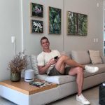 Márcio Garcia Instagram - Fazendo um bate e volta em SP depois das férias. Aproveitei pra dar um confere no AP do @pedrosrgarcia …e acreditem; Tá tudo impecável! Também, com o serviço de arrumação e café da manhã self service tudo fica mais fácil, né filho? Foco nos estudos!!! Obrigado @go850volimpia pelo carinho e pelo cuidado com o nosso bem mais precioso! #familia #filhos #amormaiordomundo São Paulo, Brazil
