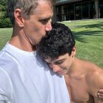 Márcio Garcia Instagram - É claro que a gente ama! É claro que a gente cuida! Afinal, quem se tornam os protagonistas das nossas vidas quando chegam ao mundo? Mas lembra-los disso é restaurador! Sempre que se lembrar diga, olhando no fundo dos seus olhos; “ Eu te amo! Obrigado! Perdão por qualquer falha.” #familia #amormaiordomundo Joá, Rio De Janeiro, Brazil