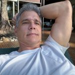 Márcio Garcia Instagram - Dá pra desconfiar que cara é essa? Arraste pro lado e me diga se você tbem fica assim com os seus… #filhos #pets #amomaiordomundo