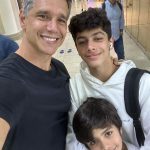 Márcio Garcia Instagram - Hoje foi dia de despedida… apesar de serem apenas três semanas, o coração apertou… . O Felipe é o nosso terceiro filho e essa é a sua primeira viagem internacional sozinho. . Ele está indo pro Explo, um encontro de jovens pra aprender sobre empreendedorismo, tecnologia e economia. . O que mais me orgulha é que esta viagem foi uma iniciativa dele… . O caçula João, que não desgruda de mim fez questão de levar o irmão comigo e com a mãe.. fofo demais.. . Vai com tudo filho! Estaremos sempre aqui pra te apoiar e te encorajar a seguir o caminho que vc escolher. . #familia #filhos #animaisdeestimação #amormaiordomundo Rio de Janeiro, Rio de Janeiro