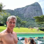 Márcio Garcia Instagram - Existe um momento da vida em que você deixa de ser prioridade pra você mesmo! . Nada é mais satisfatório do que estar com eles ou simplesmente os observar. . Encher a casa com seus amigos e vê-los correndo ao ar livre, não tem preço! Conforta a alma… . Obrigado, meu Deus por essa oportunidade. . Obrigado, meu Deus pela minha família! . Obrigado, meu Deus por mais um dia! . Que Deus abençoe a nossa semana 🙏🏼 #familia #filhos #amormaiordomundo Joá, Rio De Janeiro, Brazil