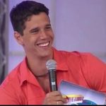 Márcio Garcia Instagram - Esse é sem dúvida um dos lugares que me sinto mais à vontade… Muita gente me pergunta quanto vou estar de volta a TV. Confesso que não é fácil guardar segredo e muito menos conter a ansiedade… . O TBT de hoje é pra lembrar alguns momentos deliciosos da minha carreira de apresentador mas, também pra dizer que em breve estarei de volta… Novas ideias estão no papel e ja já estarão na sua telinha. Por enquanto é só o que posso dizer… mas o que faço questão de deixar claro é que a saudade e o amor por esse trabalho são enooooooormes!!! Quem tbem tá com saudade ???