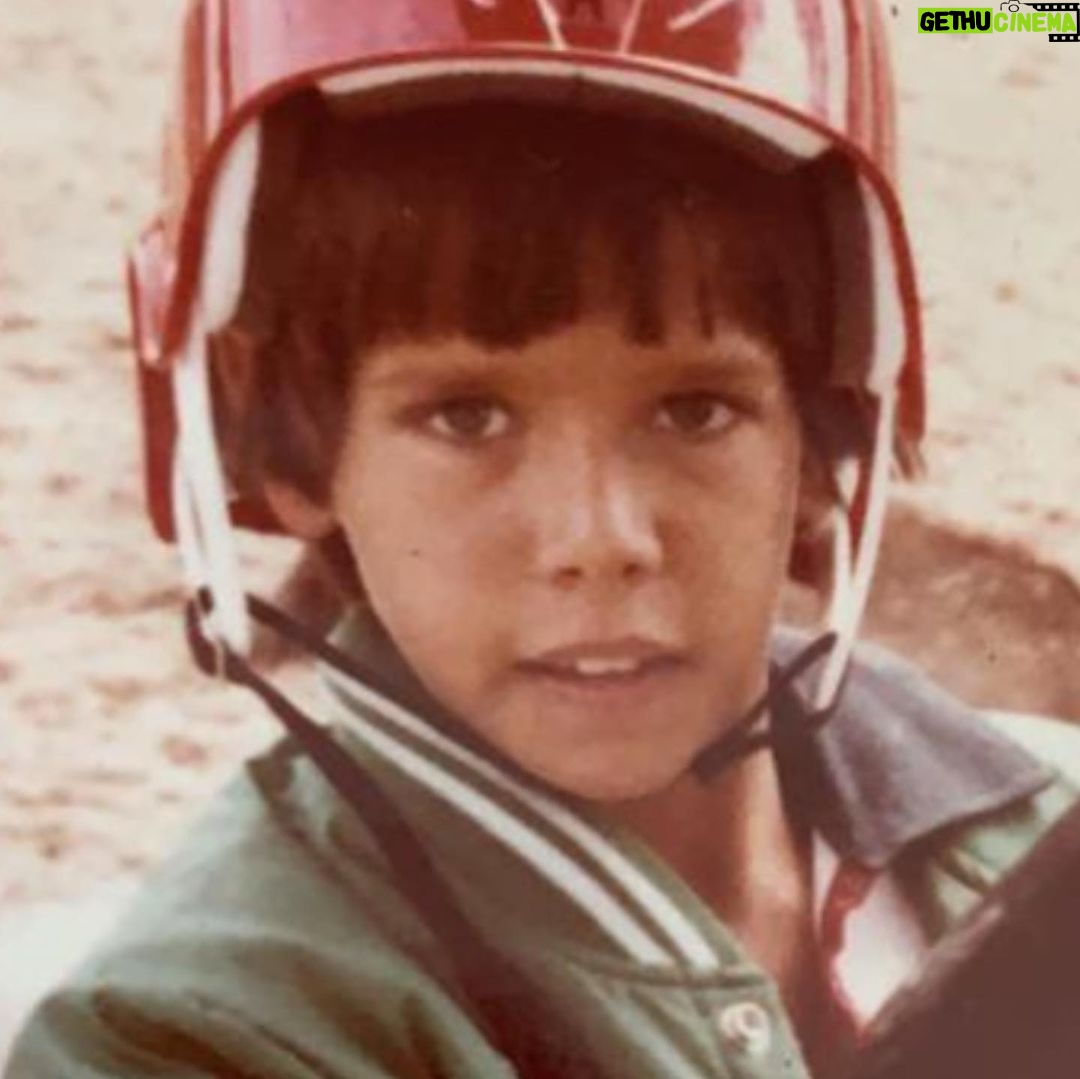 Márcio Garcia Instagram - Muita gente me acha parecido com o meu caçula, João! Então o #tbt de hoje é pra ajudar a tirar essa dúvida…Eu não sei… O que você acha? . A única dúvida que eu não tenho é que esse amor cresce junto com ele! Dia após dia… #familia #filhos #amormaiordomundo