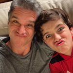 Márcio Garcia Instagram - Hoje a tarde foi e a noite será toda dele!! . Aproveitamos que a mamãe @andreasantarosagarcia foi instalar a nossa @ninasrgarcia nos US e nos esbaldamos! . E ainda vamos dormir agarradinhos… obaaa… Tem amor maior nesse mundo? Te amo infinito, Joäo !!!! . Deixe um comentário quem também tira um dia só pra um filho… . A última foto é irresistível!! Obrigado meu Deus por tantas bençãos 🙏🏼❤️