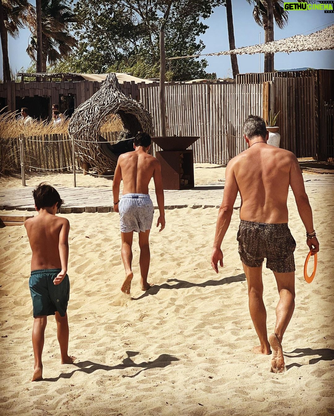 Márcio Garcia Instagram - Dia alegre em St. Tropez, família toda reunida, momentos especiais . #familiagarcia Saint-Tropez, France