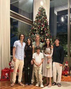 Márcio Garcia Instagram - Que Deus, através de seu filho, Jesus abençoe você e a sua família hoje e sempre! Um Feliz Natal pra todos!!!