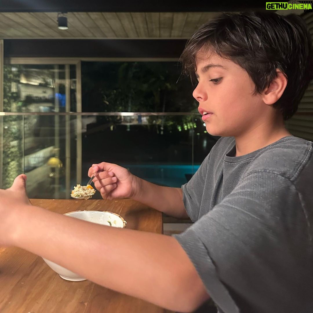 Márcio Garcia Instagram - Como você define o amor que você sente pelo(s) seu(s) filho(s) ? O meu eu defino com três “is”; Inominável, infinito e incalculável !! @pedrosrgarcia @ninasrgarcia @pipo.garcia_ e João, vocês são a minha razão de viver… #amoreterno