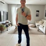 Márcio Garcia Instagram - Quem tem filho morando sozinho sabe como é delicada a questão da visita supresa! Essa minha não deu muito certo, ele nao estava … mas aproveitei pra trabalhar e curtir um pouco o @go850volimpia A chave da casa deles até temos mas devemos ir entrando? A Andrea às vezes dá uma batidinha e já abre a porta. Eu ligo antes e sempre dou uma ajuda nas compras e o levo pra comer num lugar legal, quando ele não tem outro programa... Claro que a gente morre de saudade e ainda somos os provedores mas, temos que respeitar a individualidade e o espaço deles. Cada vez mais aprendo que esta é a missão dos pais; dar mais do que receber… E você, o que acha? Deixe a sua opinião… vou ler todas…