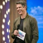 Márcio Garcia Instagram - Um #tbt pra recordar um pouco de cada programa que apresentei ao longo da minha carreira e pra saber qual você mais curtiu… Aproveito pra perguntar; o que vc acharia de um programa que tivesse um pouquinho de tudo? E se este programa puder ser visto na TV aberta, You Tube, streaming, em todas as plataformas de mídia digital e ainda ouvido no rádio? Curte a ideia? Chega de dar pistas… em breve eu conto mais do que vem por aí ainda este ano!!! Aguarde!!! #familias #diversão #jogos #brincadeiras