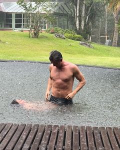 Márcio Garcia Instagram - Andei um pouco sumido por aqui fazendo uma detox digital no nosso refúgio na serra. E assim foi o nosso carnaval… mas teve sol… Aproveitamos pra nos conectarmos com os caçulas, com seus amigos e pra incrementarmos ainda mais nosso álbum de memórias. Será que mais alguém aproveitou o feriado pra recarregar a energia se conectando, de alguma forma, sem o celular? Me conta… Parque Estadual dos Três Picos