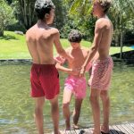 Márcio Garcia Instagram - Andei um pouco sumido por aqui fazendo uma detox digital no nosso refúgio na serra. E assim foi o nosso carnaval… mas teve sol… Aproveitamos pra nos conectarmos com os caçulas, com seus amigos e pra incrementarmos ainda mais nosso álbum de memórias. Será que mais alguém aproveitou o feriado pra recarregar a energia se conectando, de alguma forma, sem o celular? Me conta… Parque Estadual dos Três Picos