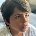Márcio Garcia Instagram - Uma sequência do meu caçula João pra deixar o papai coruja ainda mais apaixonado… Ele é o nosso quarto filho! Veio enquanto a Andrea usava um DIU! Não estava programado. Foi um susto pra todos nós… Mudamos toda a logística da família... um corre corre… Ai eu lhe pergunto; como explicar a vontade de Deus? A resposta vem com outra pergunta; o que seria da nossa vida sem você, João?.. #familia #filhos #amormaiordomundo Joá, Rio De Janeiro, Brazil