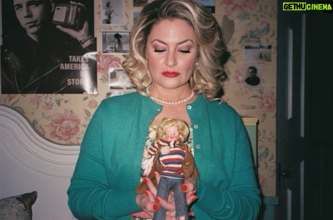 Mädchen Amick Instagram - #twinning 📸: @lilireinhart Riverdale