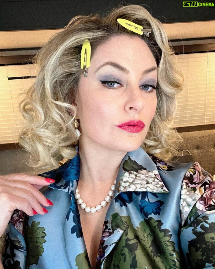 Mädchen Amick Instagram - Sooooo what do you think #AliceCooper is up to in the 1950’s? …I’ll wait… 😘