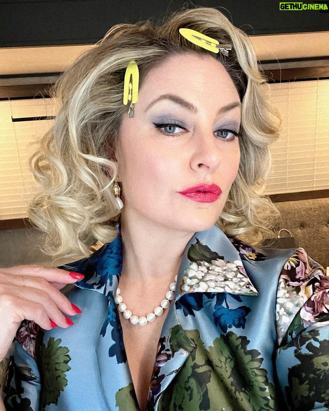 Mädchen Amick Instagram - Sooooo what do you think #AliceCooper is up to in the 1950’s? …I’ll wait… 😘
