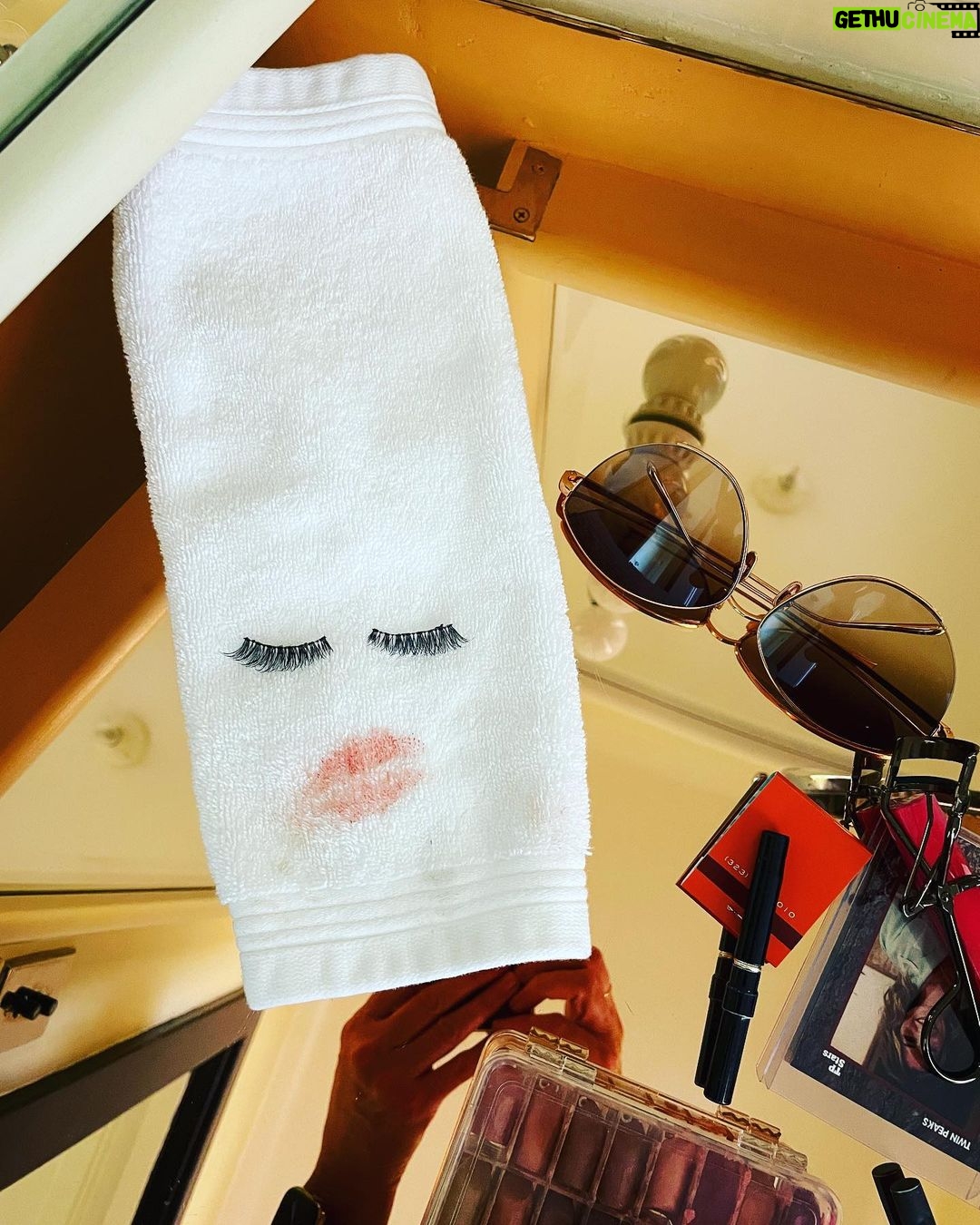 Mädchen Amick Instagram - I’ve named her Priscilla