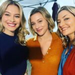 Mädchen Amick Instagram - Happy #Riverdale season 6 finale everyone!!! Xoxo - the Cooper girls 💋💋💋