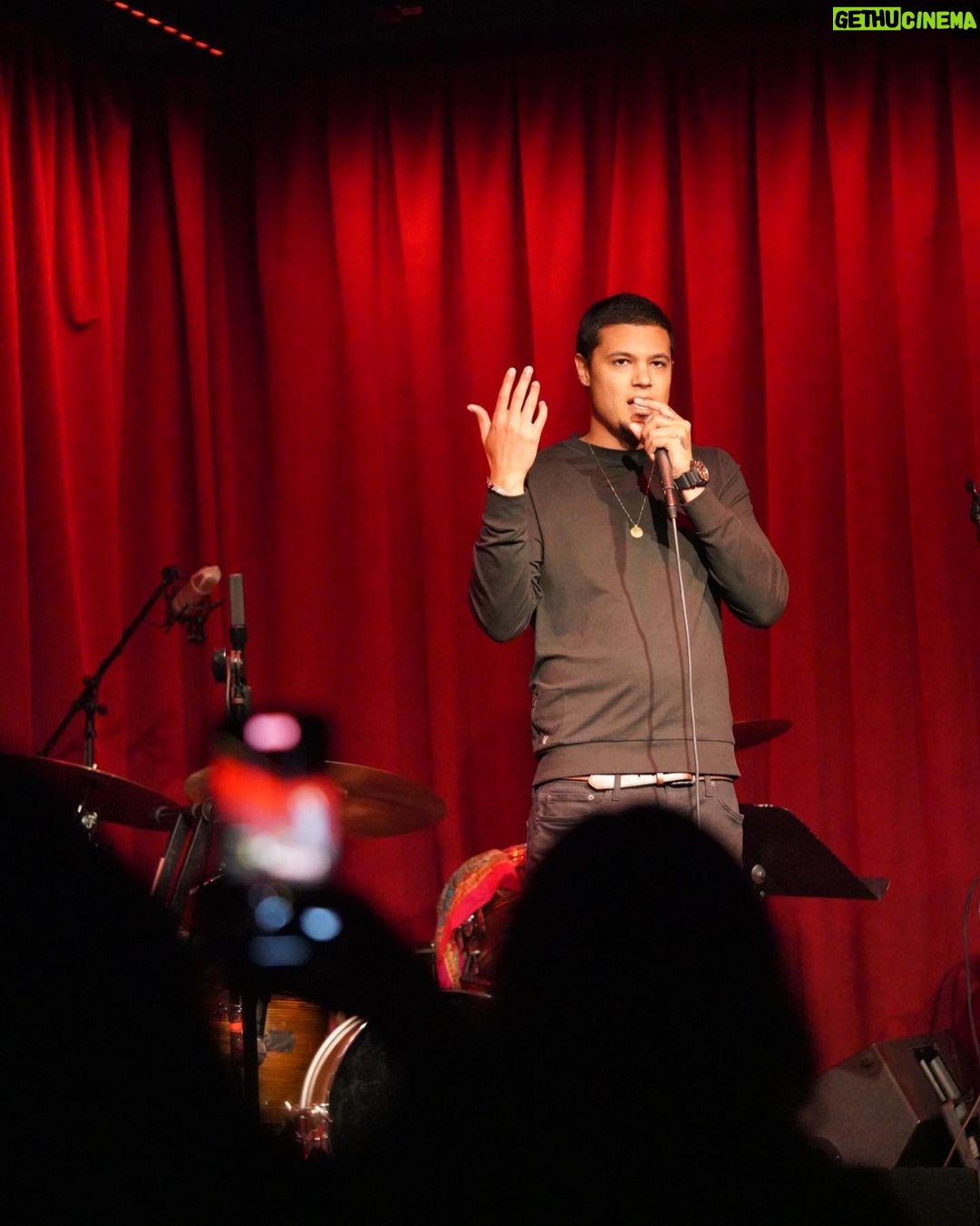 Mädchen Amick Instagram - What an incredible night last night! We kicked off #mentalhealthawarenessweek with a powerful intimate setting at @thehotelcafe. We all shared our hearts and souls with one another (on and off stage) in a safe and welcoming place 💚 Thank you to all the performers for donating your time and love supporting us at @dontmindme — and an incredible thank you to our audience and online donors — we raised over 9k last night!! We are absolutely floating on a grateful cloud today!!!