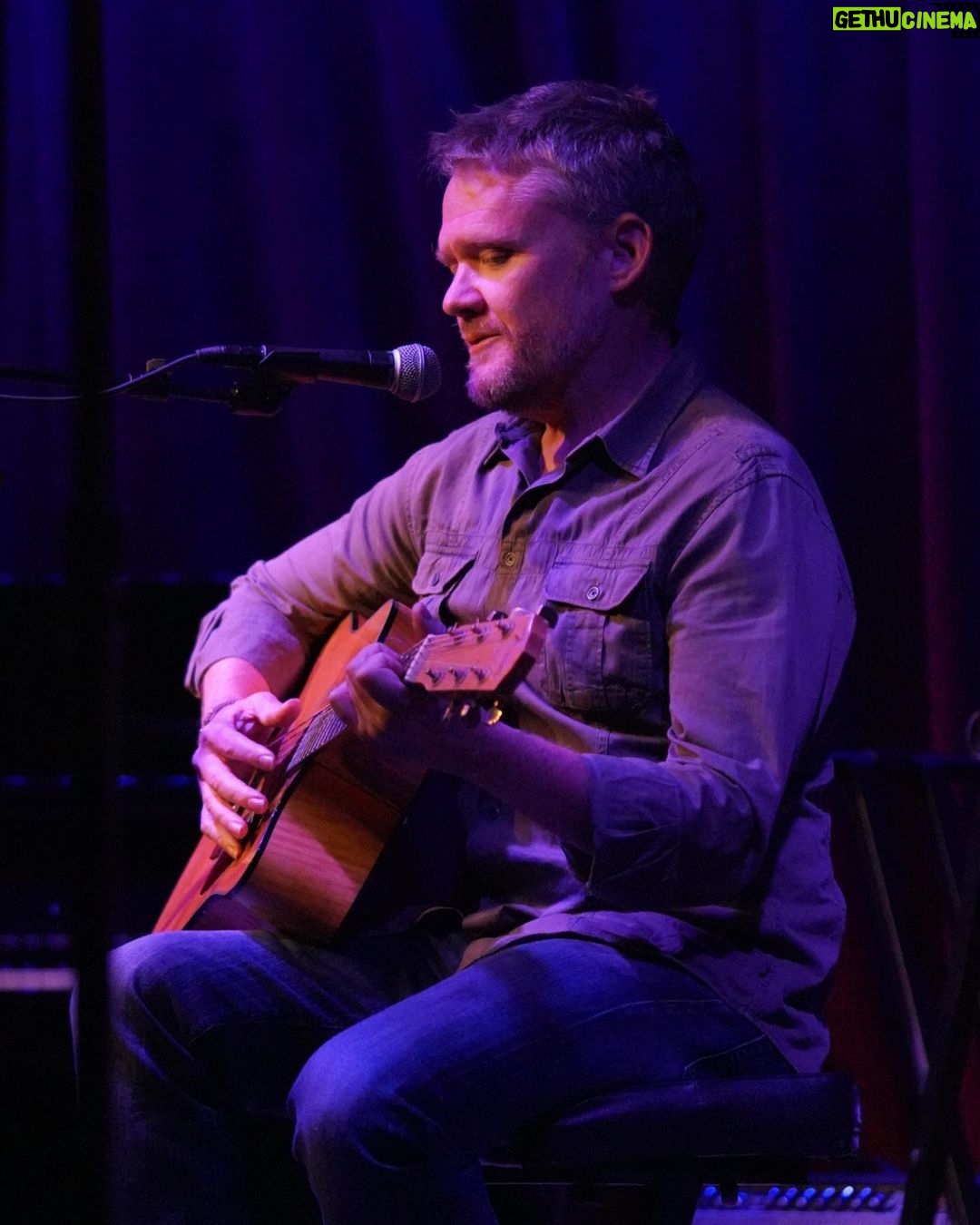 Mädchen Amick Instagram - What an incredible night last night! We kicked off #mentalhealthawarenessweek with a powerful intimate setting at @thehotelcafe. We all shared our hearts and souls with one another (on and off stage) in a safe and welcoming place 💚 Thank you to all the performers for donating your time and love supporting us at @dontmindme — and an incredible thank you to our audience and online donors — we raised over 9k last night!! We are absolutely floating on a grateful cloud today!!!