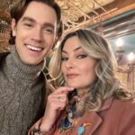 Mädchen Amick Instagram - Who us? Up to no good?! Never! 😘 Catch tonight’s #Riverdale episode… “The fog is cominggggggg”