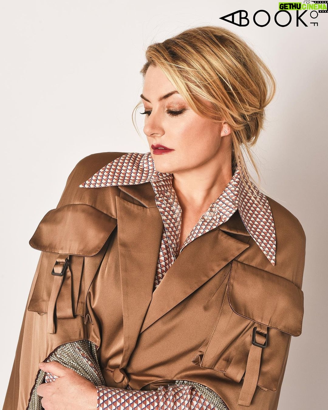 Mädchen Amick Instagram - This shoot is dedicated to the one and only @keshme12 who instructed me to embrace my current boss b*tch mode 💪🏼 @abookof Photo + Interview @graphicsmetropolis Fashion Styling @angeltstyle Make-up Artist @harperartist Hairstylist @marleythebarber Photo Asst @miostudios Special Thanks @gimletschneider #ABookOf #MadchenAmick
