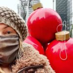 Mädchen Amick Instagram - Love dem balls. Dem big ol’ Christmas balls. 🎅🏾🎄⛄️ …Mom stawwwp! me: What?!l” = our house during the holidays 🤣🙄