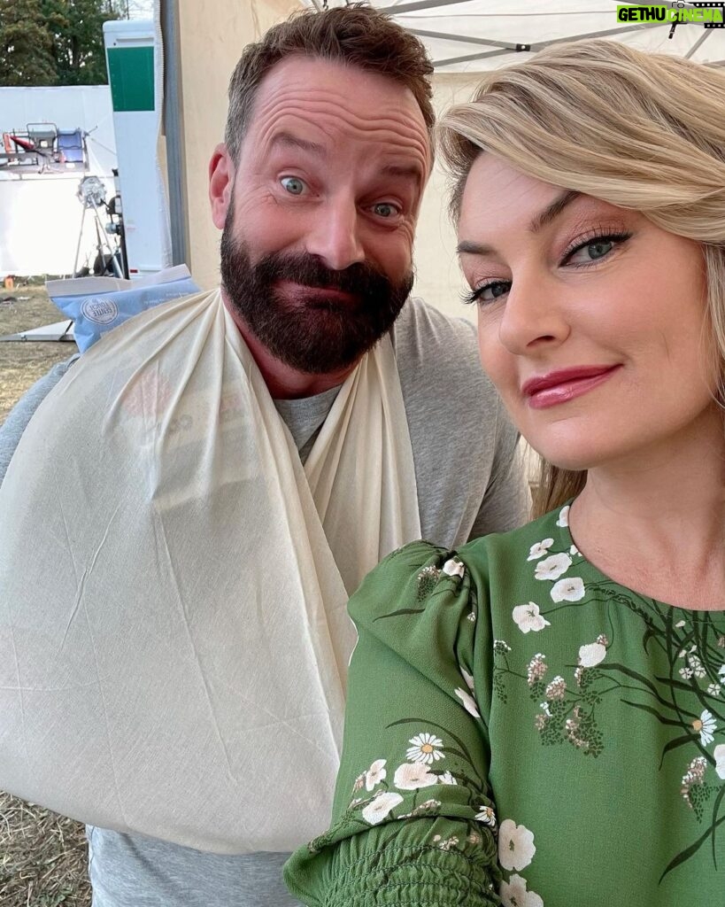 Mädchen Amick Instagram - Did Alice do this to Frank? -or- did Mädchen do this to Ryan?? Find out tonight on #Rivervale 😉🤫 #bts #fralicerises