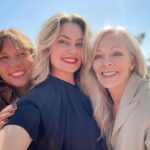 Mädchen Amick Instagram - THNK U for this honor and allowing me to spread awareness about the work we’re doing at our non-profit @dontmindme 🙏🏼 Such a beautifully powerful day yesterday where 10 “mother figures” who are doing incredible things in the world were honored by @thecreativecoalition at the #hollywoodmothersday event 🌹 …and this was the moment my crush began on @francesfisher 😍🥵 what a powerhouse & legend