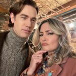 Mädchen Amick Instagram - Who us? Up to no good?! Never! 😘 Catch tonight’s #Riverdale episode… “The fog is cominggggggg”