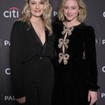 Mädchen Amick Instagram - Thx for having us #PaleyFest 🙏🏼 …also, I’m totes with you #choni fans! 🏳️‍🌈🙌🏼💋 @paleycenter @gomezgraciaofficial @maisonpriveepr_la @louisemooninc @andremakeup @gimletschneider @davidpreciousgems #vancleefarpels #betseyjohnson