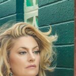 Mädchen Amick Instagram - #internationaldaughtersday I’m so grateful she picked me to be her mama. 🤍 @minatobias_