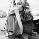 Mädchen Amick Instagram - PT 2. What I love most about @tina_turnbow and her @the.baremag is keeping it real, raw and literally BARE! Showing men and women in their natural beauty no matter what sexy age. • photog/makeup: @tina_turnbow using @ogee • hair: @xaviervelasquez • editor/digital cover: @oliviaprimehimes • vintage clothing: @curethrift • captain: @kellifarwell of @moveablefeastny #linkinbio #covergirl #thebaremag #1930s #mathewrhys #brooklynharbor #nyc