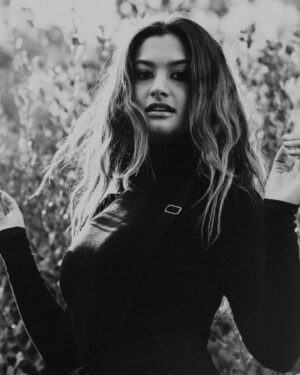 Mädchen Amick Instagram - It’s my baby girl’s birthday today 🎂🎉🎈🎁🎊 Help me wish @minatobias_ a very very special day!!! I love you soooooo much punkin. You are a true force and I love watching you take over the world 👑 #queenmina #myhero